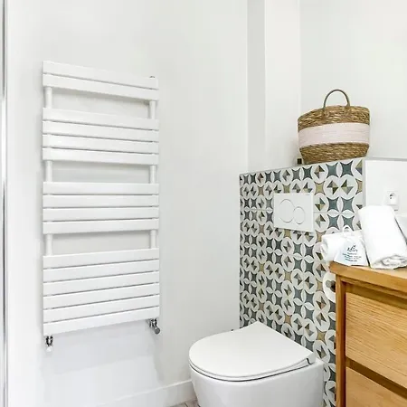 Appartement Homey Boa -hyper-centre- En Face De La Gare -balcon Prive Annecy