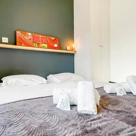 Apartment Homey Boa -hyper-centre- En Face De La Gare -balcon Prive Annecy